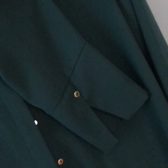 Gorgeous forest green blouse - Picture 2 of 4